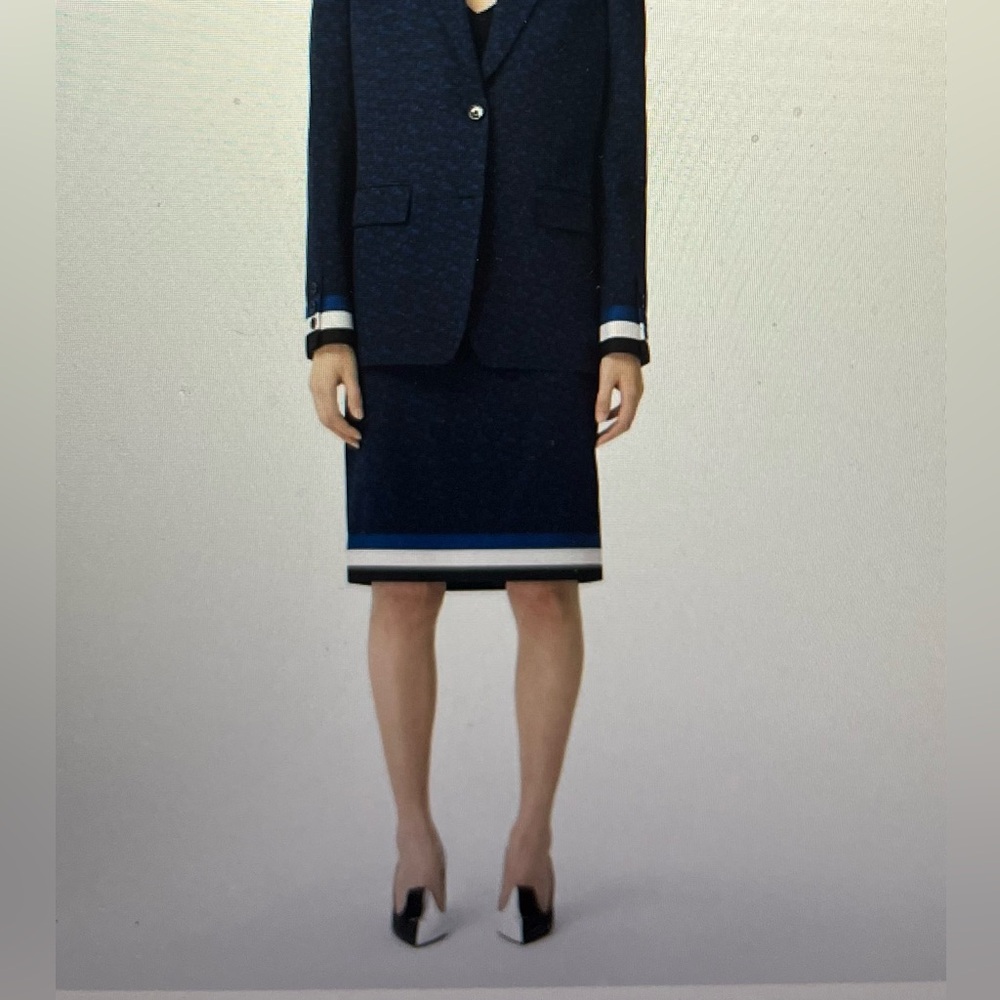 Burberry, blue wool skirt, NWT, in original packaging, Burberry logo size 6‎